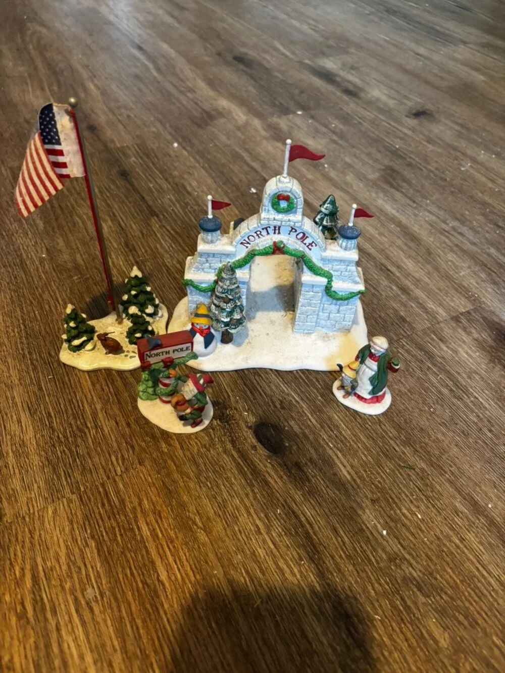 Department 56 Christmas village North Pole Gate w/accessories